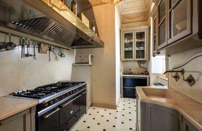 Zámek na prodej Capannori, Toscana, Kuchynĕ
