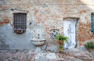 Zámek na prodej Muradello, Emilia-Romagna, Pohled zvenku