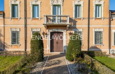 Zámeček na prodej Luzzara, Emilia-Romagna, Zrekonstruovaná Fasáda