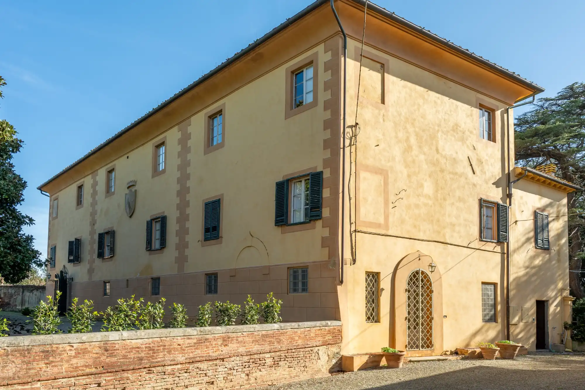 Obrázky Italský palác s kaplí s freskami – hotelový nebo retreat projekt v Toskánsku