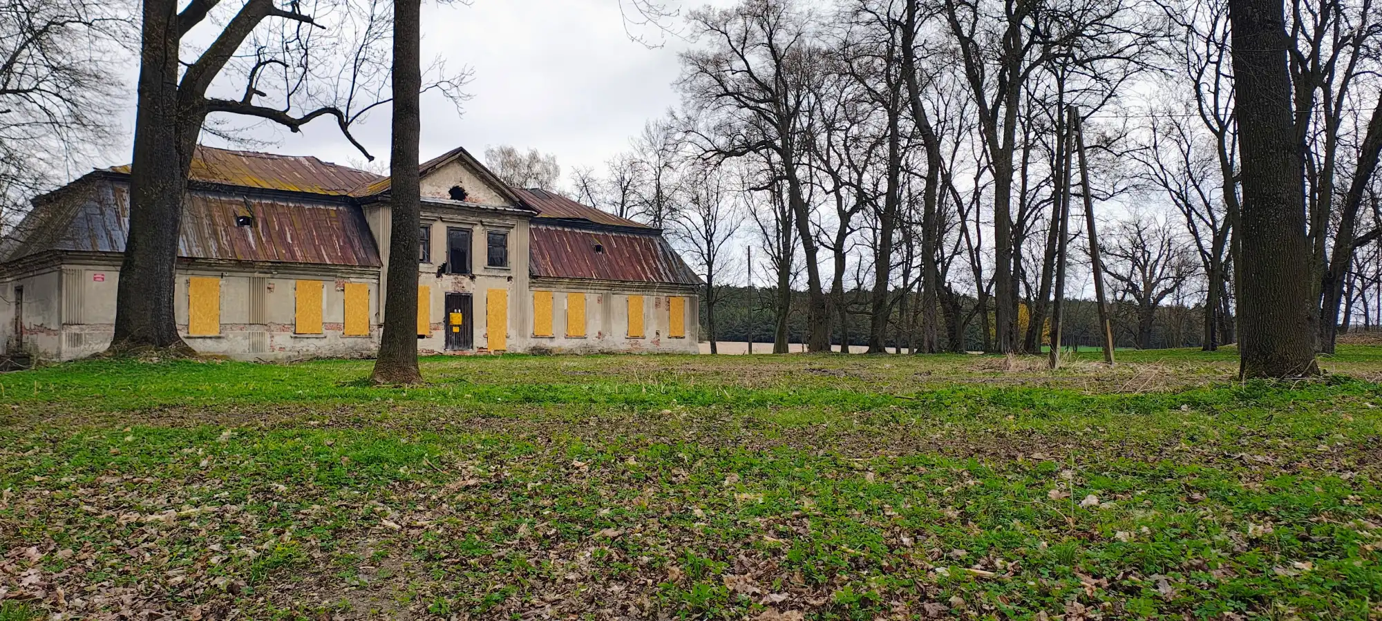 Obrázky Statek se zámečkem a parkem v Raszkówu – 21 hektarů
