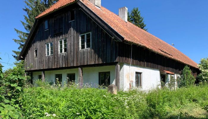 Venkovský dům k rekonstrukci v oblasti Mazurských jezer