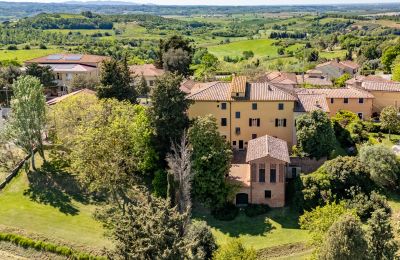 Městský palác Montefoscoli, Toscana