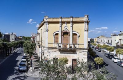 Reprezentativní byt v historické budově na prodej Oria, Via Latiano 74, Puglia, Foto 2/30
