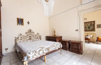 Reprezentativní byt v historické budově na prodej Oria, Via Latiano 74, Puglia, Foto 8/30