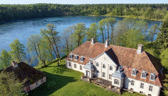 Historické panství u jezera v Lubusku, mezi Berlínem a Poznaní