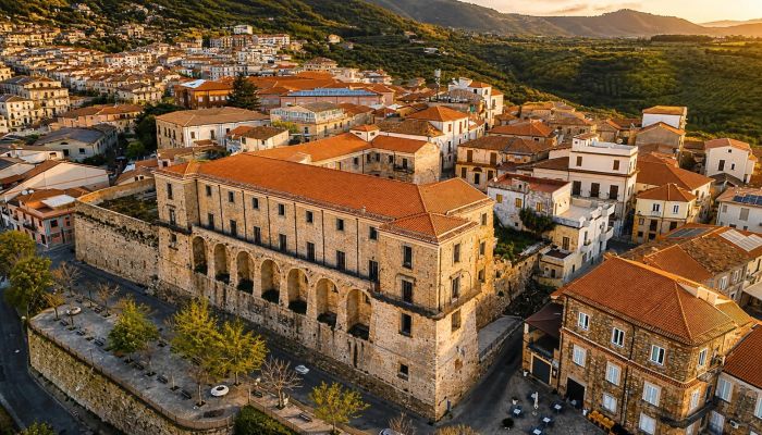 Zámek na prodej Nicotera, Calabria