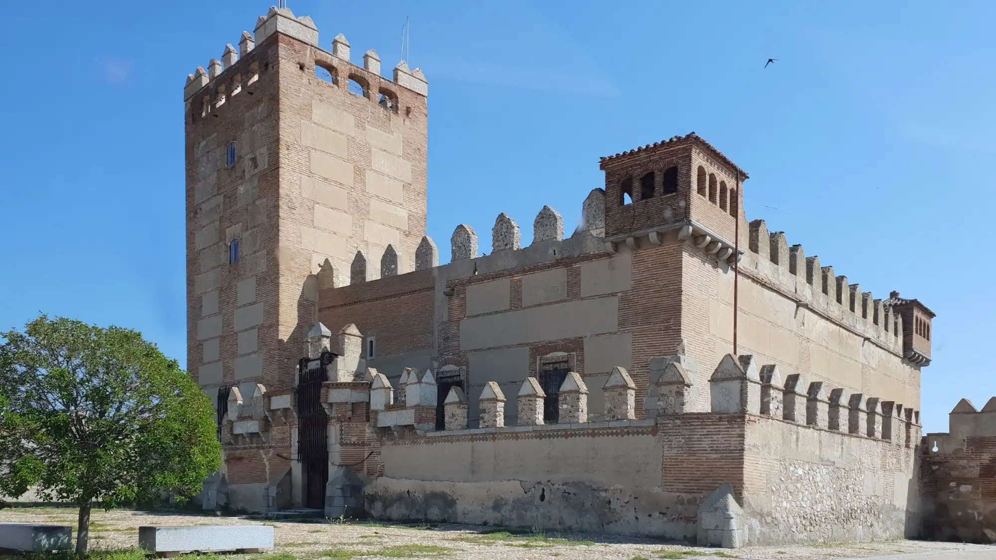 Obrázky Hrad z 15. století severozápadně od Madridu