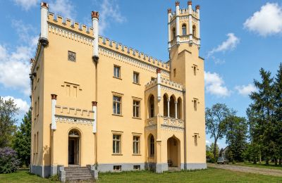 Historické nemovitosti, Pałac w Naroku - zámeček jihovýchodně od Vratislavi