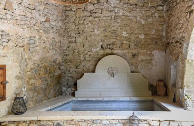 Historická nemovitost Uzès, Okcitánie