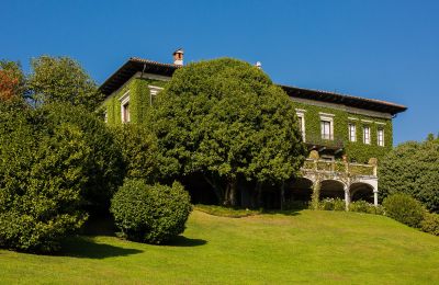 Historická vila na prodej Verbania, Piemonte:  Pohled zezadu