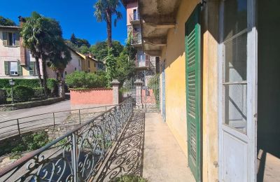 Venkovský dům na prodej Magognino, Piemonte, Balkon