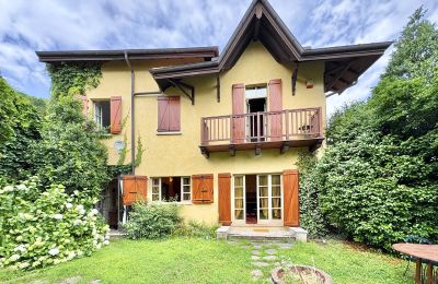 Historické nemovitosti, Dvě historické vily se zahradou a výhledem na jezero Lago Maggiore v Campinu