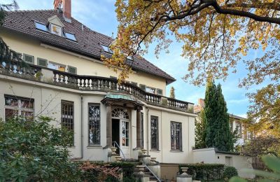 Historické nemovitosti, Reprezentativní podlaží historické vily se zahradou v Berlíně