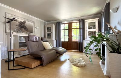 Zámek na prodej 61137 Schöneck, Hesensko, Wohnzimmer mit Balkon