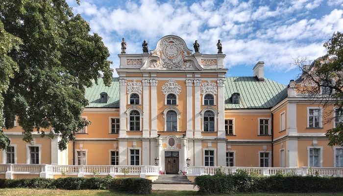 Barokní zámek v Czempiń, 30 km jižně od Poznaně