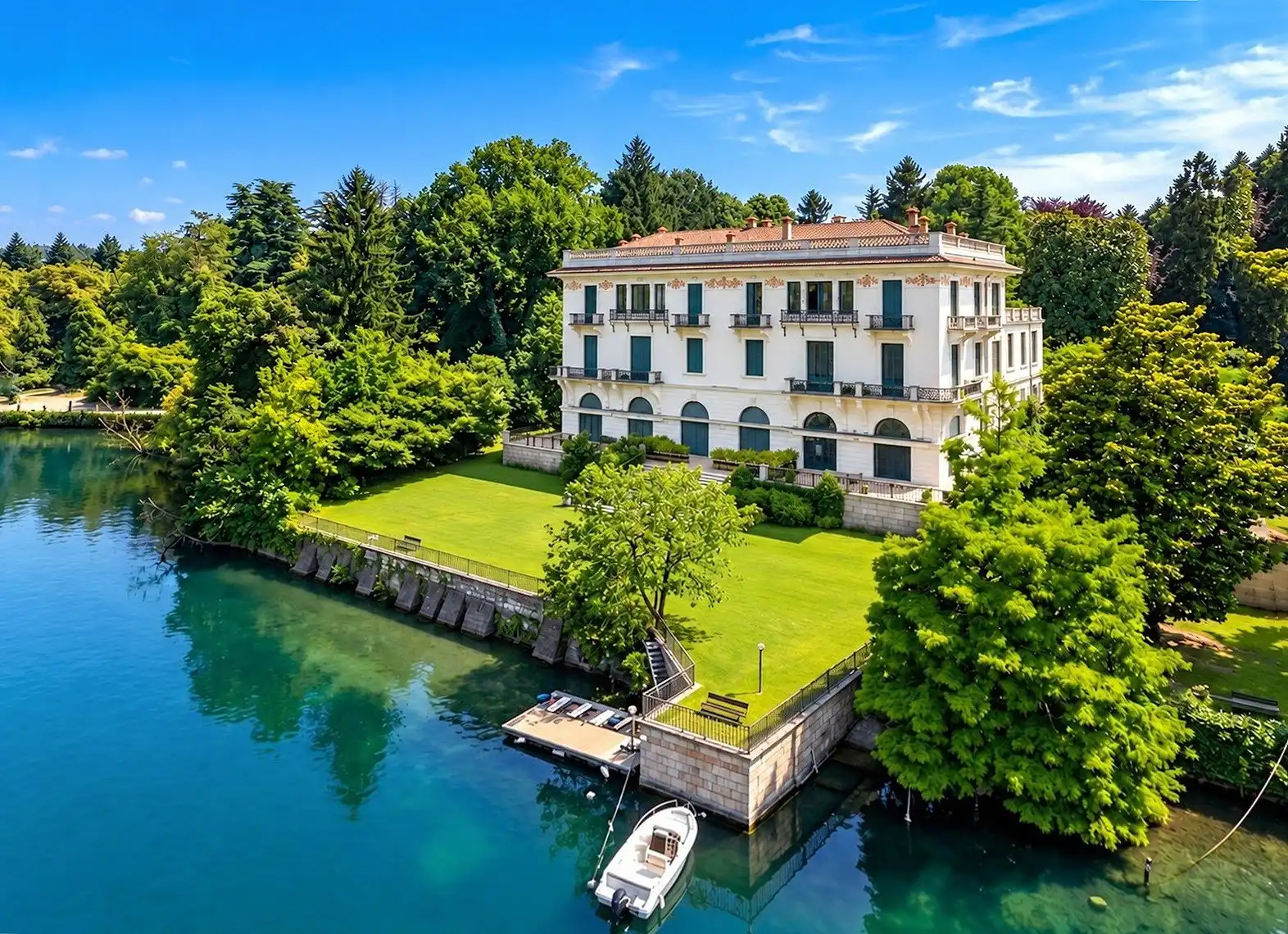 Obrázky Byt v secesní vile u jezera Lago Maggiore