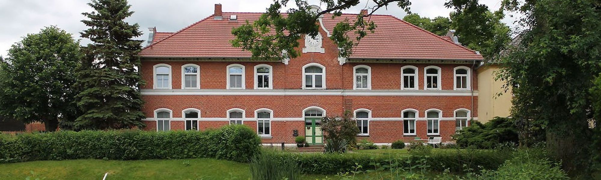 Obrázky Dvorec Klein Belitz v udržovaném stavu