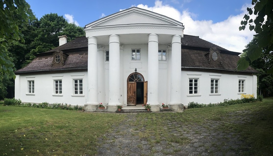 Cozy baroque Manor in the south of Łódz