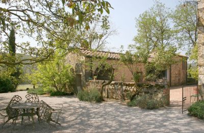 Venkovský dům na prodej Arezzo, Toscana:  RIF2262-lang3#RIF 2262 Innenhof