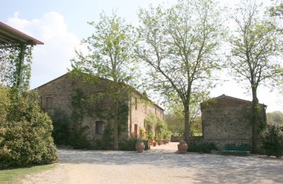 Venkovský dům na prodej Arezzo, Toscana:  RIF2262-lang4#RIF 2262 Haupthaus und Nebengebäude über Hof verbunden