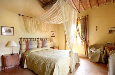 Venkovský dům na prodej Arezzo, Toscana:  RIF2262-lang11#RIF 2262 Schlafzimmer
