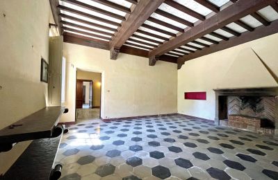 Historická vila na prodej Siena, Toscana:  RIF 2937 Wohnbereich mit offenen Kamin