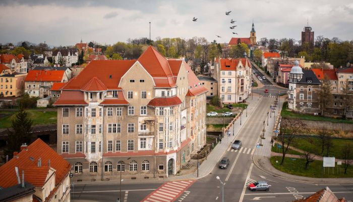 Bývalý Hotel Kaiserhof – Investice do historické nemovitosti, Dzierżoniów