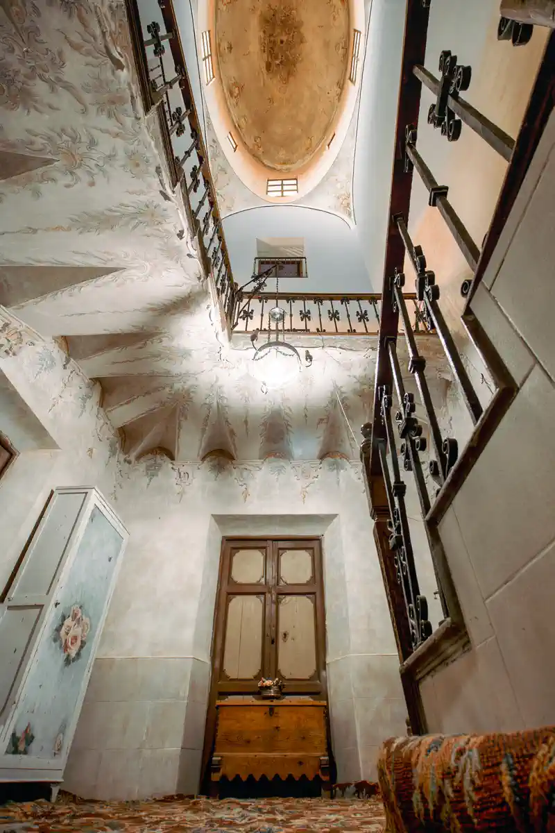 Vstupní hala paláce Casa Solar de los Moreno v Chinchille, Kastilie