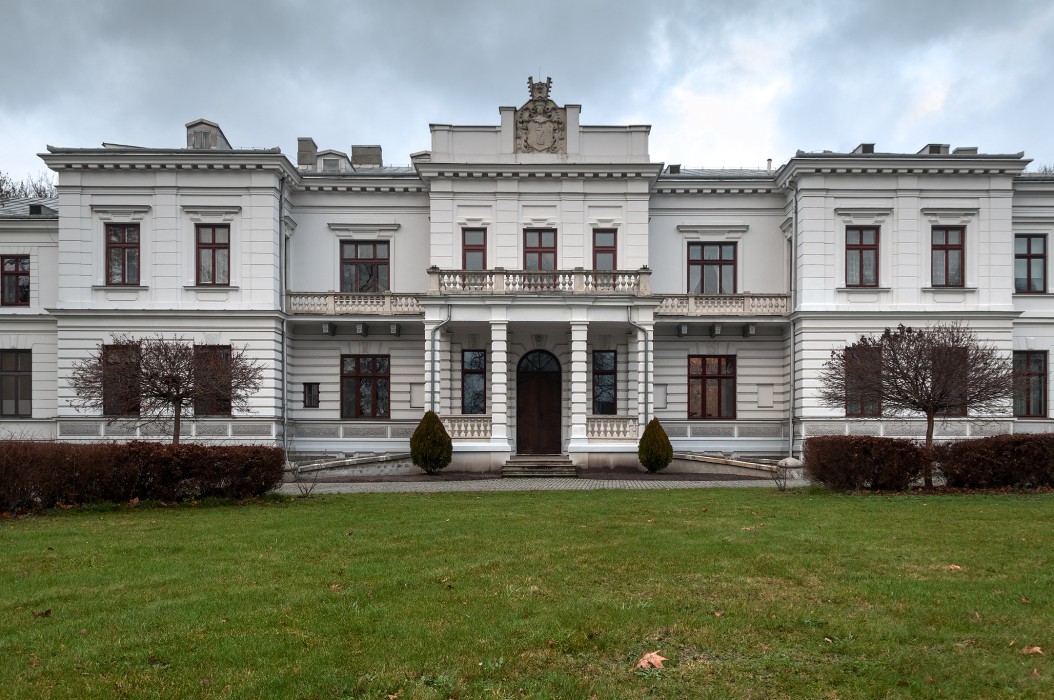 Palast in Szymanów (Masowien), Szymanów
