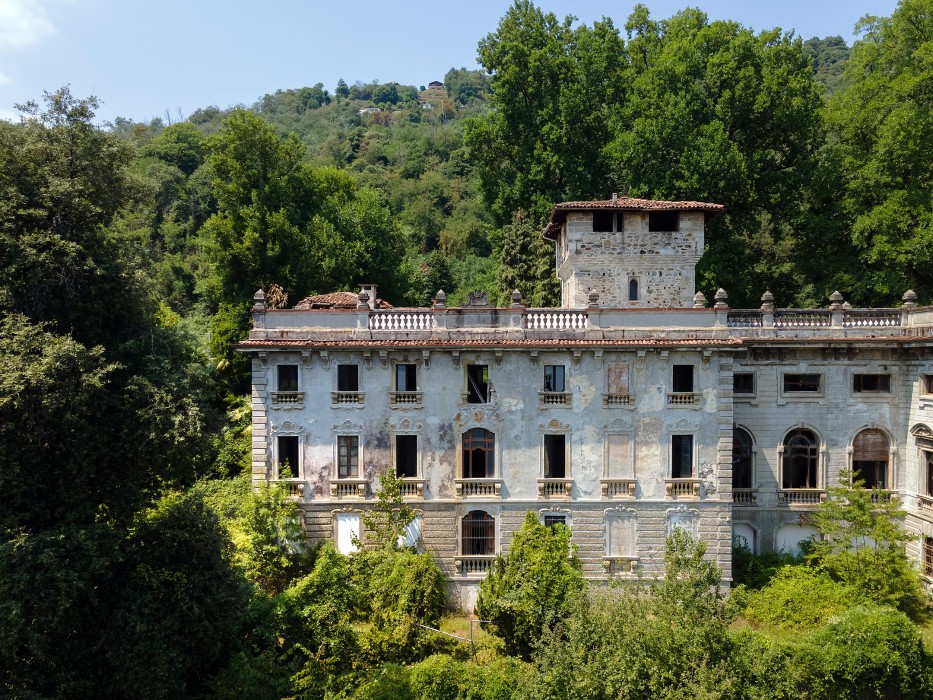 Zámky u jezera Maggiore: Villa Cavallini, Lesa