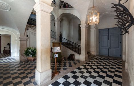 /pp/cc_by_nc_nd/thumb-fr-chateau-rigny-usse-escalier.jpg