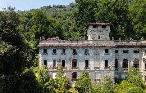 Lesa, Via Sempione - Zámky u jezera Maggiore: Villa Cavallini