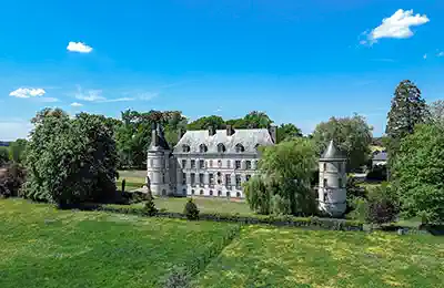 Zámek Sens, Bourgogne-Franche-Comté
