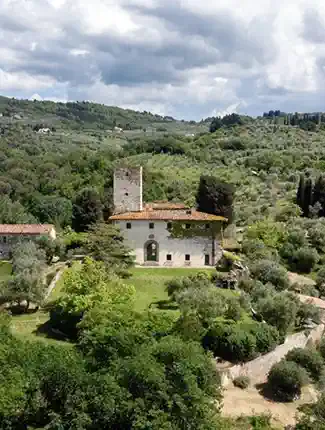Historická vila v Toskánsku s věží, zahradou a výhledem na Florencii, Villamagna, Toskánsko