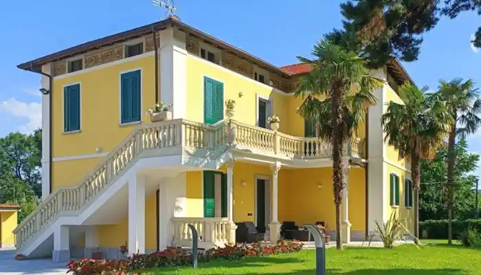 Historická vila na prodej 28040 Lesa, Piemonte,  Itálie