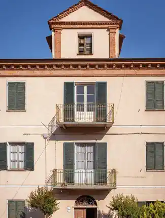 Zámeček Magliano v Bosia, Piemont: historická nemovitost k renovaci, Bosia, Piemonte