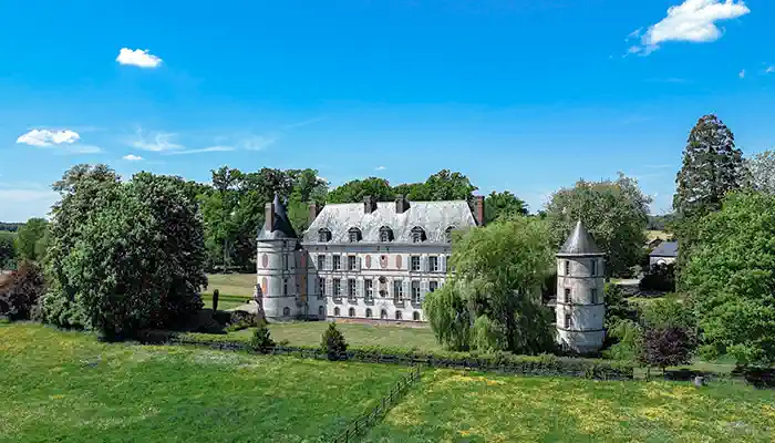 Zámek na prodej Sens, Bourgogne-Franche-Comté,  Francie