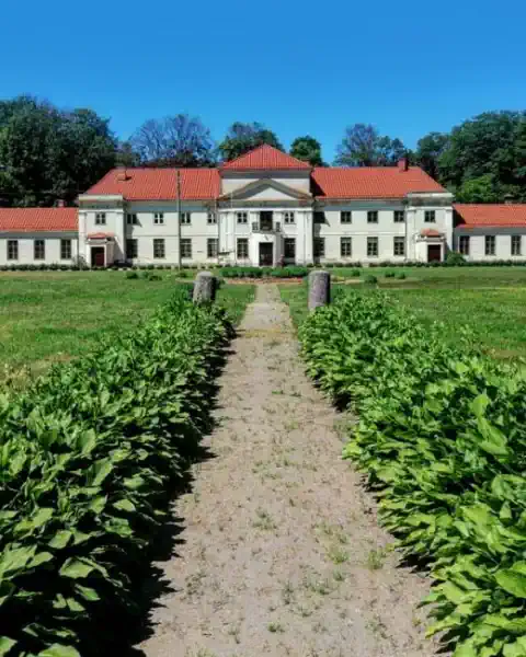 Fotky /pp/lumen/manors-latvia.webp