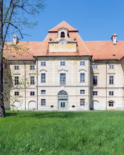 Fotky /pp/lumen/slowenia-castles.webp