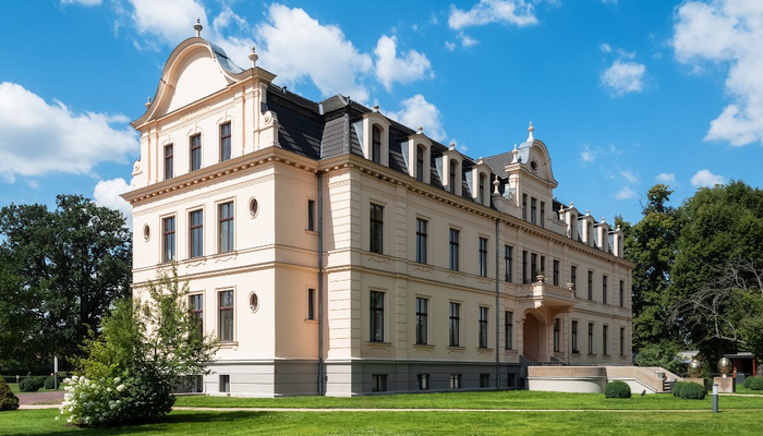 Fotky /pp/medium-deutschland-brandenburg-ribbeck-schloss.jpg