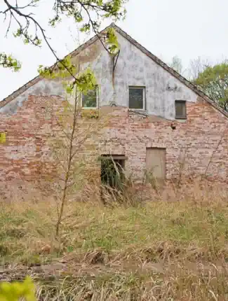 Dvůr v Mesekenhagen u Greifswaldu s potenciálem na rekonstrukci