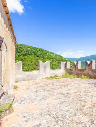 Hrad ve Vacone (Lazio) s výhledem do údolí, 60 km od Říma, Vacone, Lazio