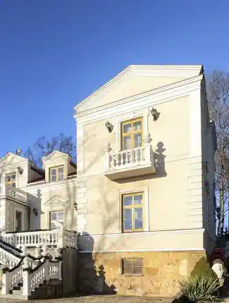  Panský dům Tarnowski v Ostrowci Świętokrzyském s parkem a vedlejšími budovami, Ostrowiec Świętokrzyski, Svatokřížské vojvodství