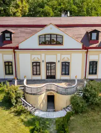 Neobarokní zámeček na východním Slovensku, Rakovec nad Ondavou, Košický kraj