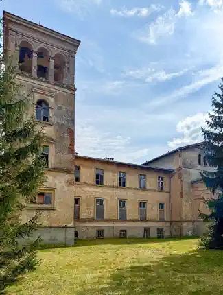 Bývalá svobodná zednářská lóže u Legnice, západní Polsko, Jawor, Dolní Slezsko