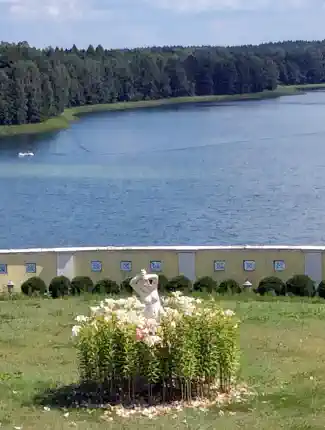 Zámeček u jezera na Mazurách, nedaleko Olsztyna, Olsztyn, Varmijsko-mazurské vojvodství