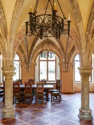 Bývalý klášter s kostelem a zámkem na 84 hektarech, Vendôme, Centrum-Val de Loire