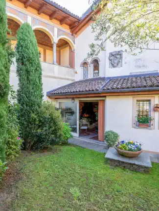 Dvě historické vily se zahradou v Pallanze, bývalý klášter u Lago Maggiore, Verbano-Cusio-Ossola, Pallanza