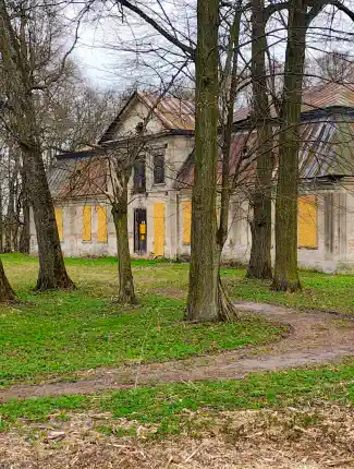 Statek se zámečkem a parkem v Raszkówu – 21 hektarů, Raszków, Svatokřížské vojvodství